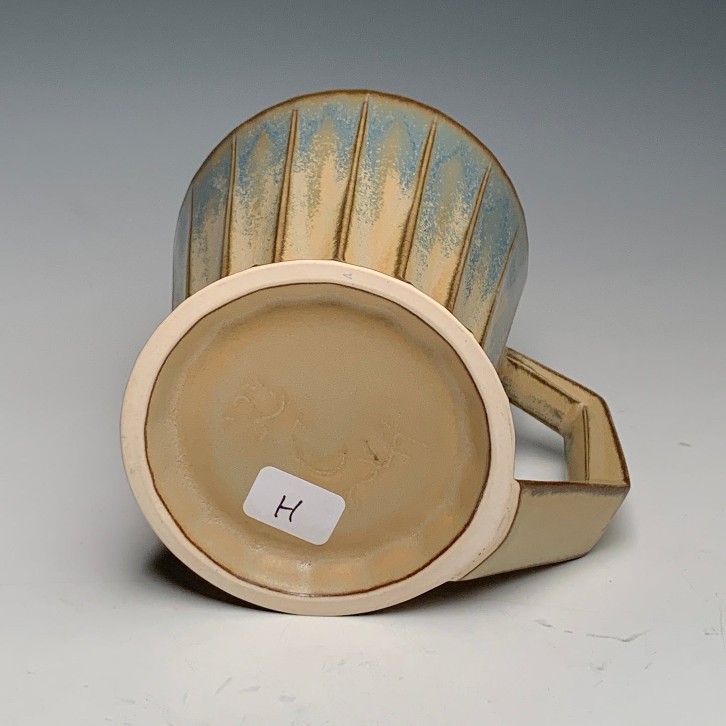 Variegated Tan Ridged Mug