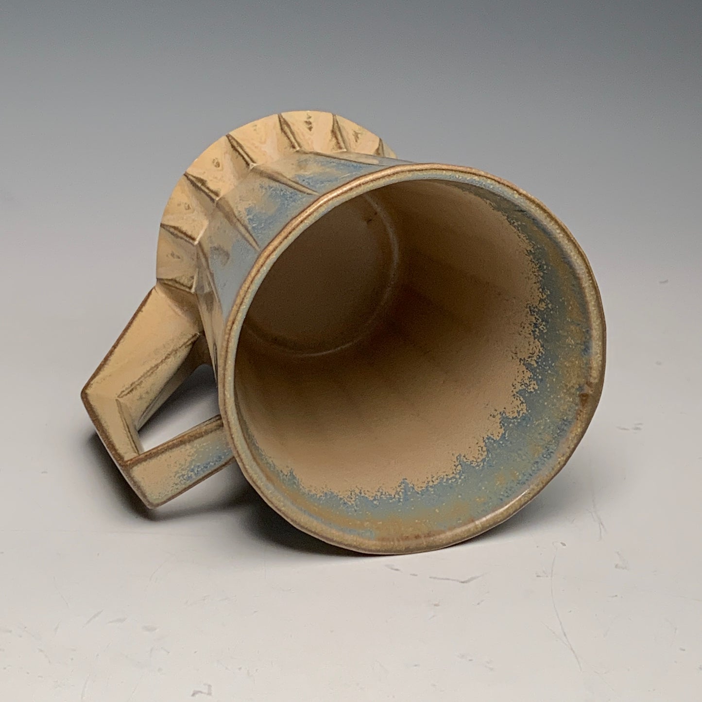 Variegated Tan Ridged mug